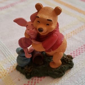 Simply Pooh figurine. Hugs are Better than Honey